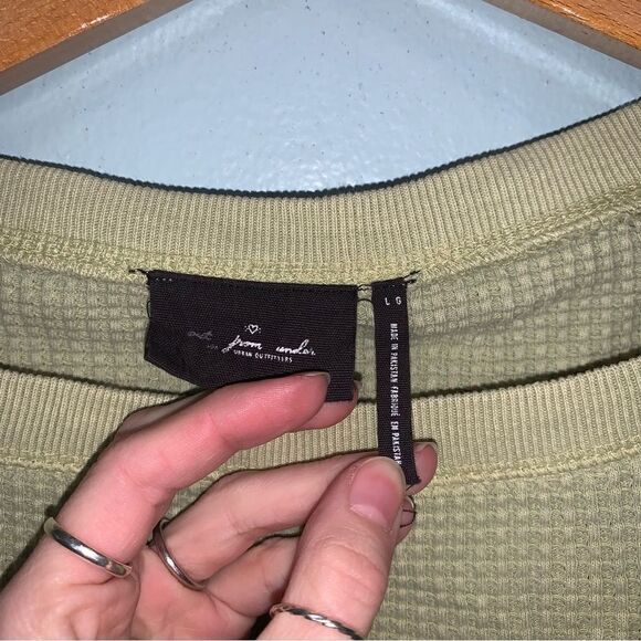 Urban Outfitters Thermal Long Sleeve Large - Picture 2 of 3